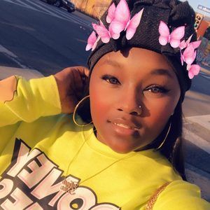 Meet your Posher, Christina